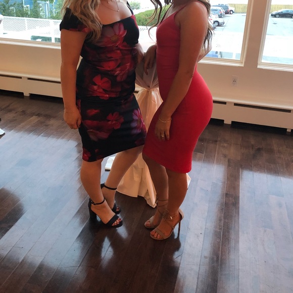 Lulus midi body con dress in red - Picture 4 of 8